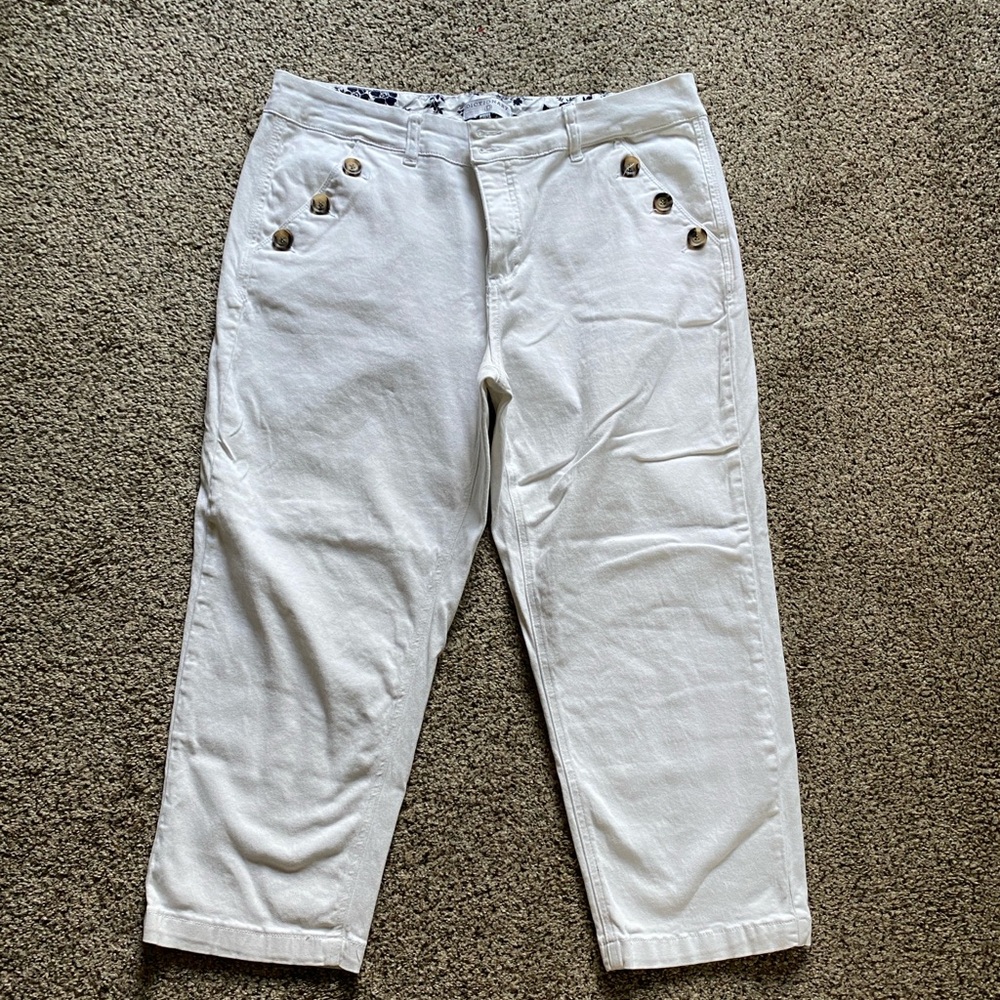 Dictionary Alisson Sailor Button Detail Capris. White. Size 16/33
